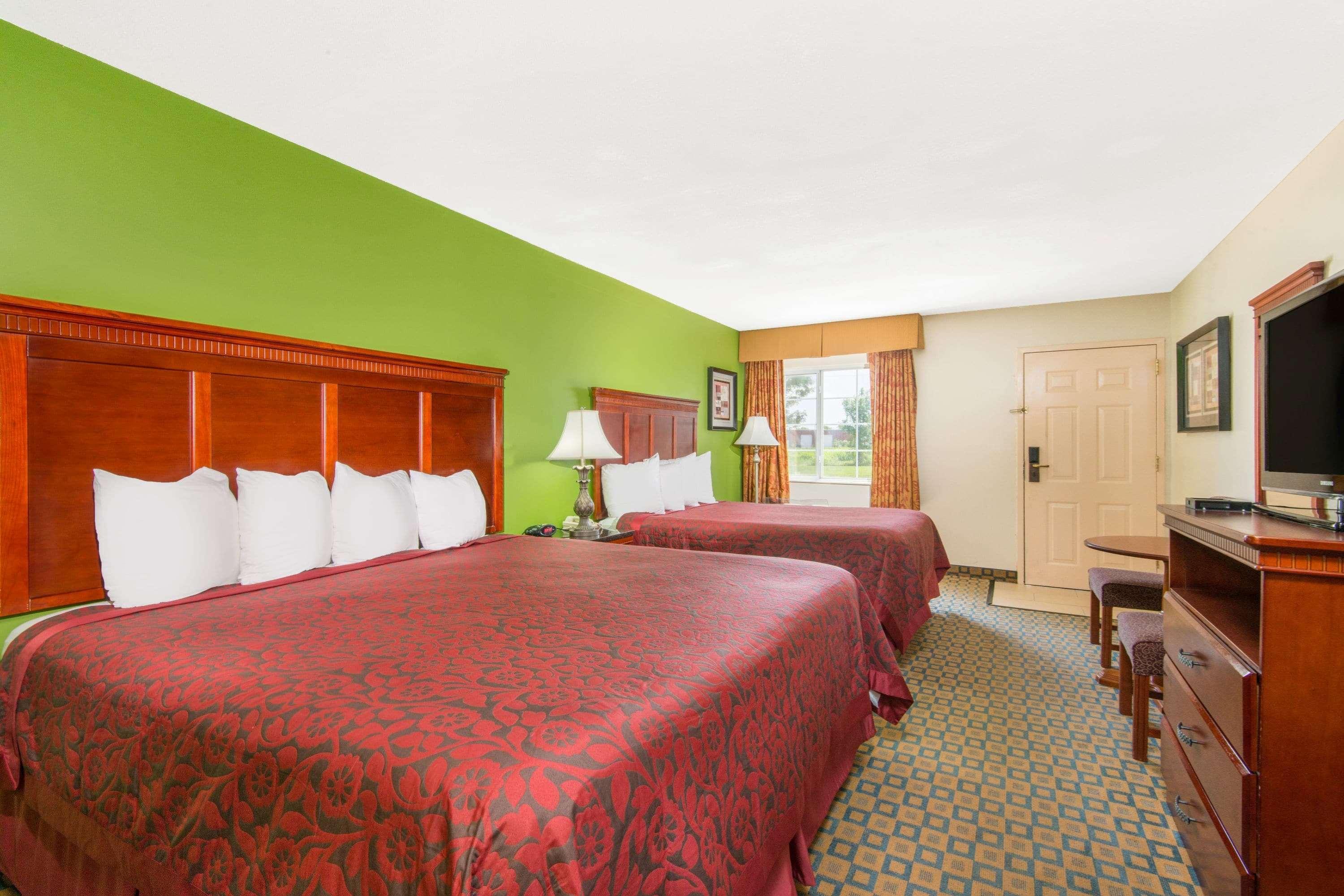 Days Inn & Suites By Wyndham Ουιτσιτά Εξωτερικό φωτογραφία