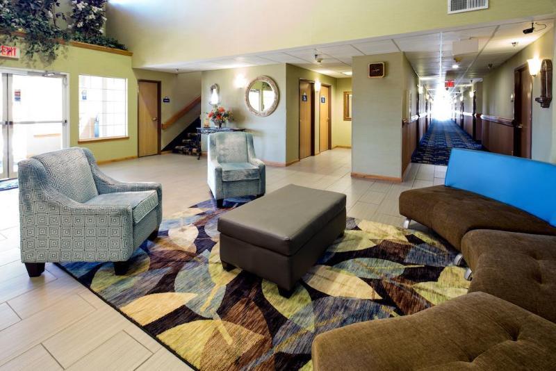 Days Inn & Suites By Wyndham Ουιτσιτά Εξωτερικό φωτογραφία